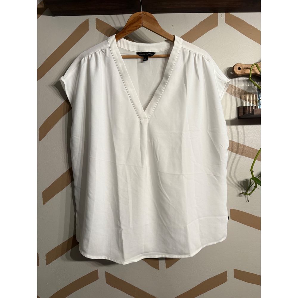 Banana Republic Blouse Womens Large White Flowy V-Neck Cap Sleeve Top